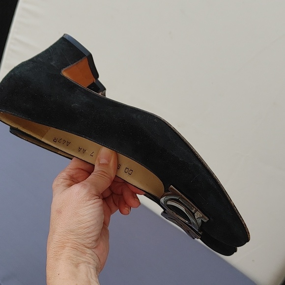 FERRAGAMO black suede slip on kitten heels logo 7 AA - Picture 15 of 15